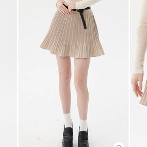 Storets Pleated Skort